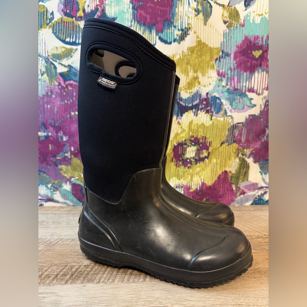 BOGS Classic High w/ handles- waterproof- Women’s size 8- black